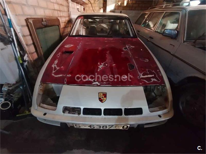 PORSCHE 924