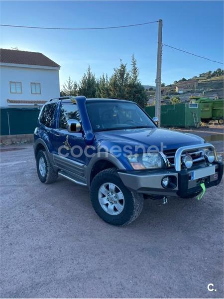 MITSUBISHI Montero