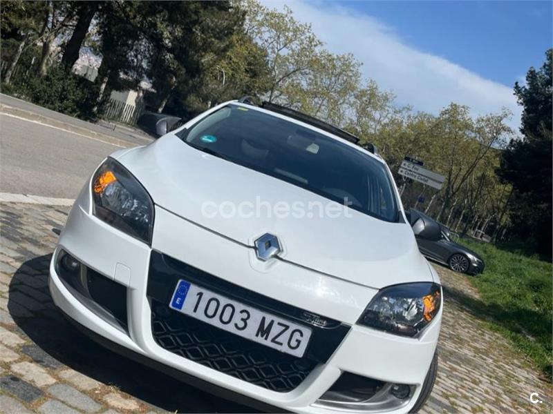 RENAULT Mégane Sport Tourer Bose Edition TCE 130