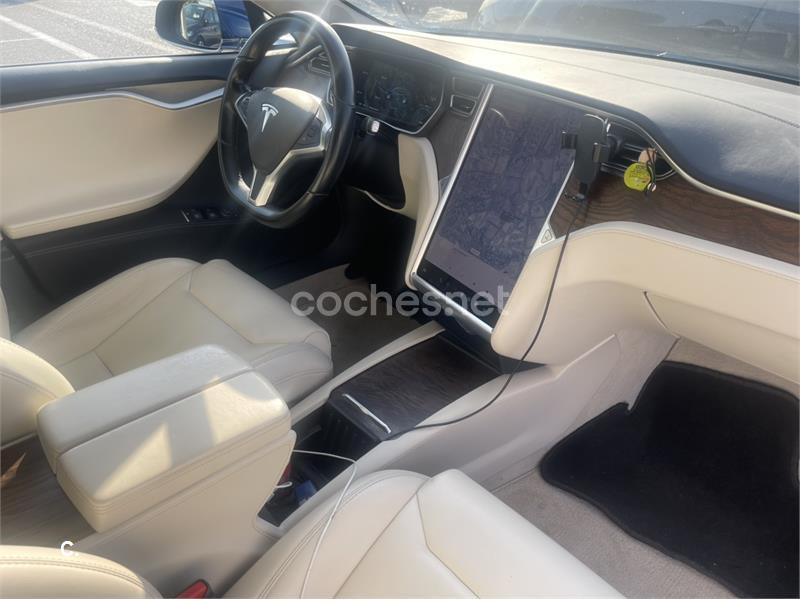 TESLA Model S 75D 4WD