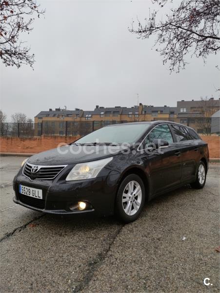 TOYOTA Avensis 1.8 VVTi Executive Cross Sport