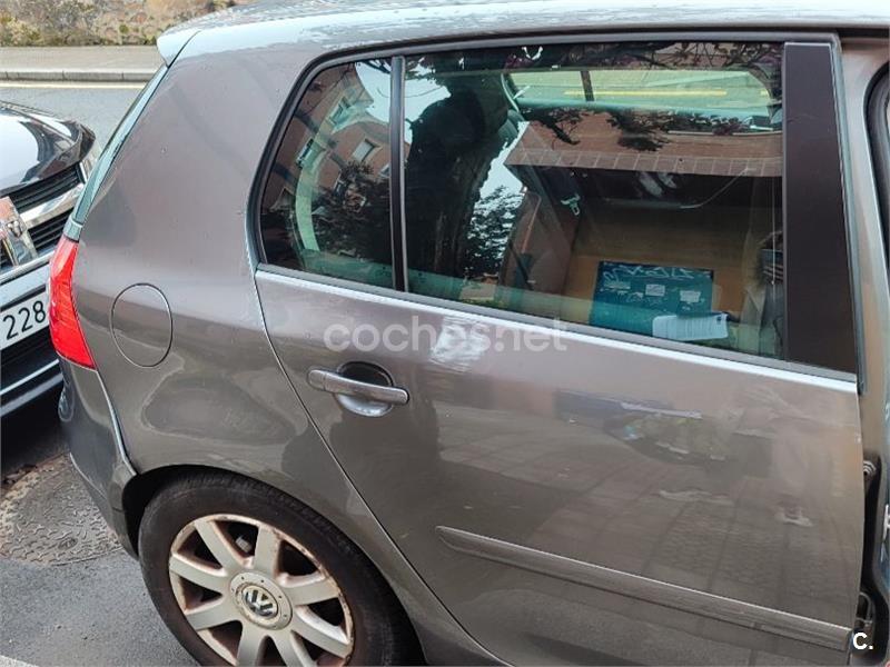 VOLKSWAGEN Golf 2.0 TDI DSG Highline