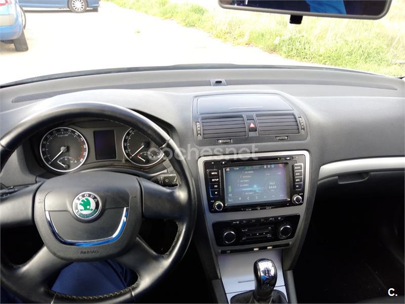 SKODA Octavia Combi 2.0 TDI Elegance