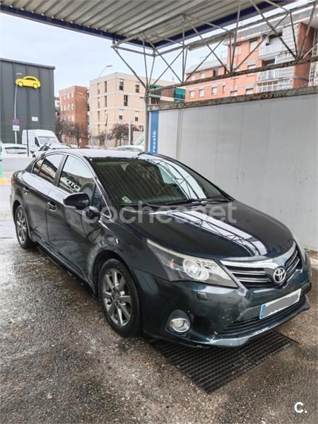 TOYOTA Avensis 120D ADVANCE