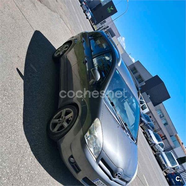 TOYOTA Corolla Verso