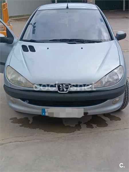 PEUGEOT 206