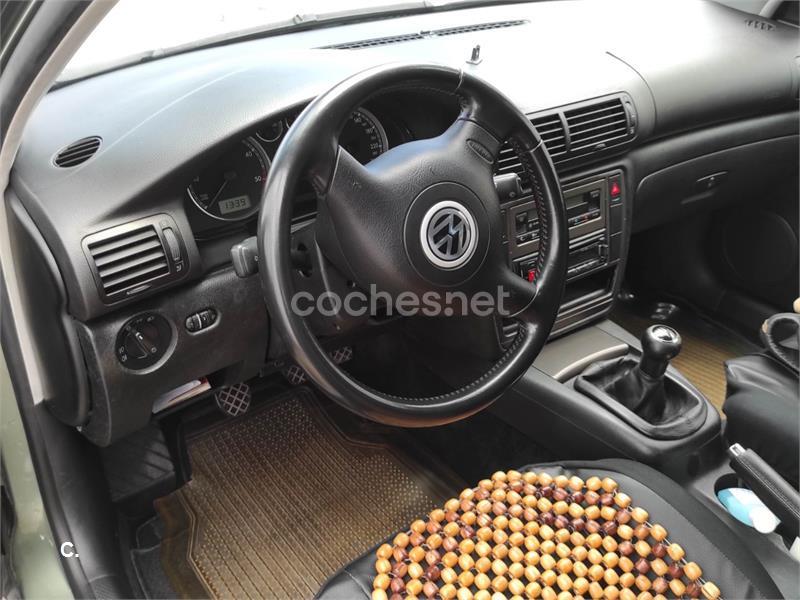 VOLKSWAGEN Passat 1.9 TDi Trendline