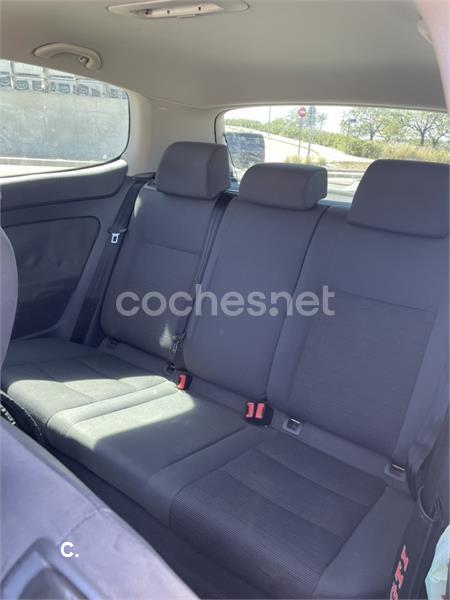 VOLKSWAGEN Golf 1.6 Sportline
