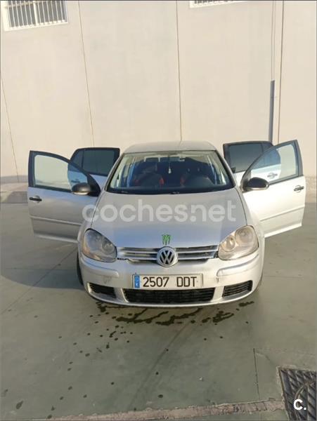 VOLKSWAGEN Golf 1.9 TDi Advance