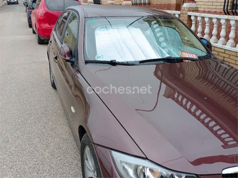 BMW Serie 3 318i E90