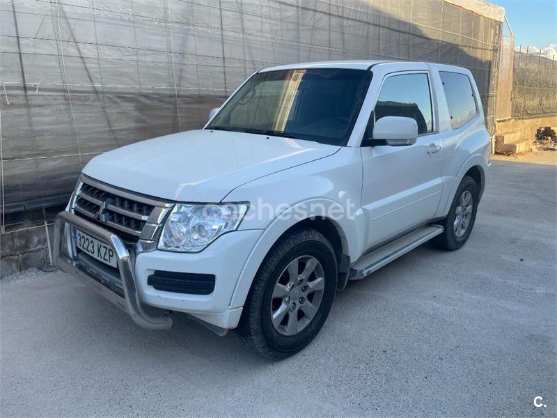 MITSUBISHI Montero