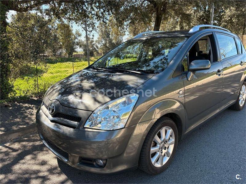 TOYOTA Corolla Verso