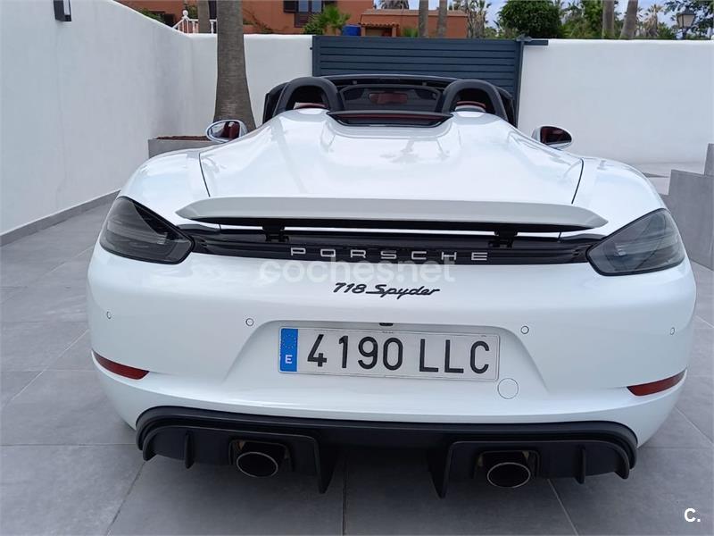 PORSCHE 718 Spyder