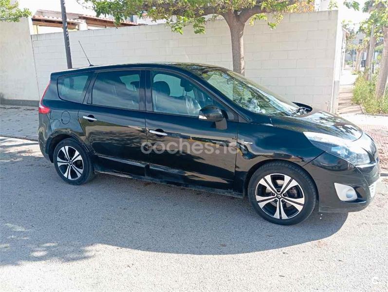 RENAULT Grand Scenic
