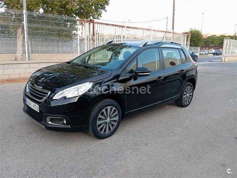 PEUGEOT e2008