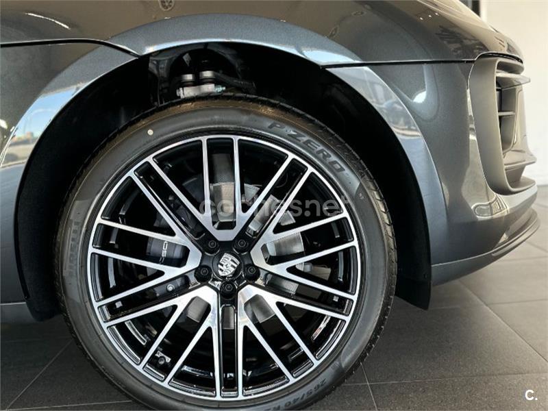 PORSCHE Macan T