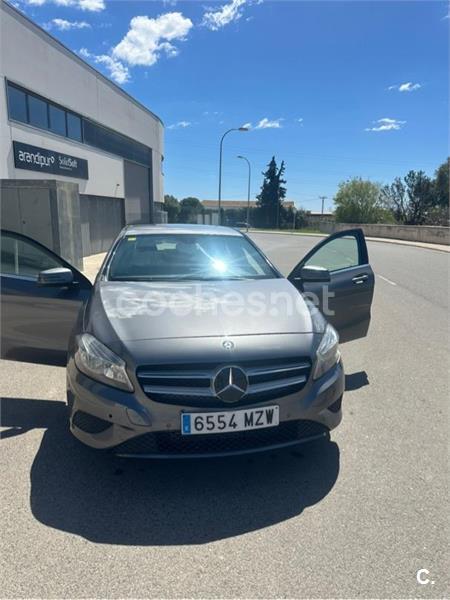 MERCEDES-BENZ 200