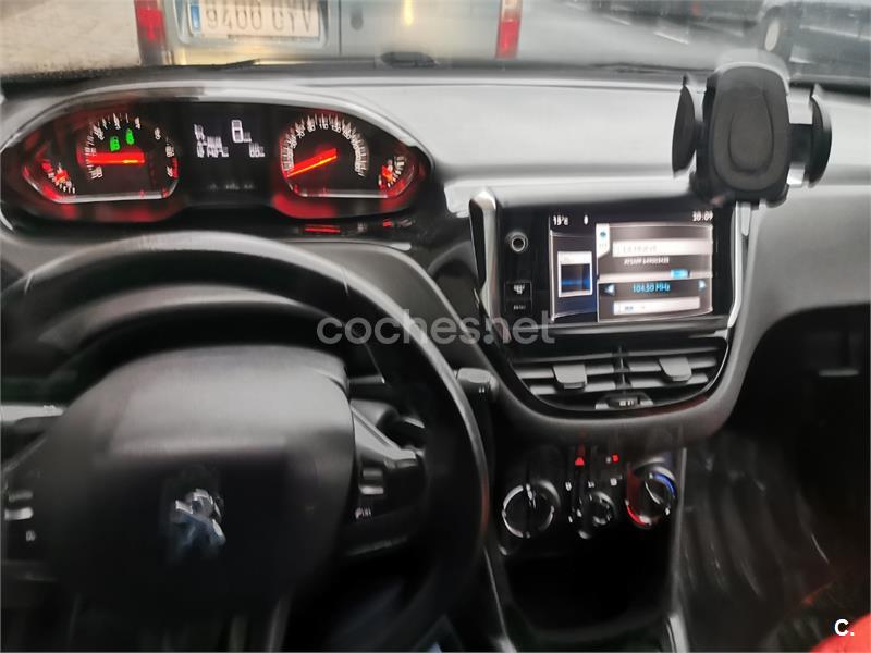 PEUGEOT 208 ALLURE 1.4 VTi 95