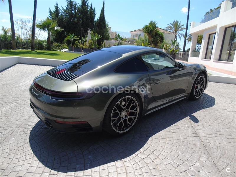 PORSCHE 911 Carrera 4S