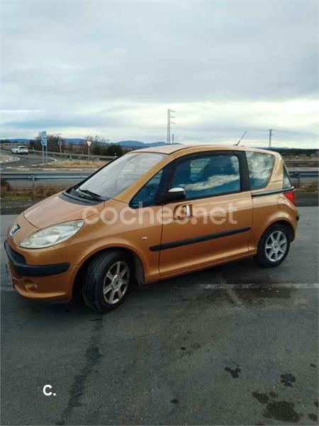PEUGEOT 1007