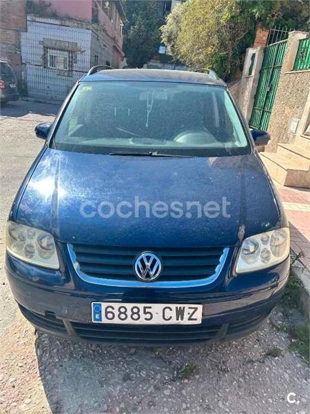 VOLKSWAGEN Touran