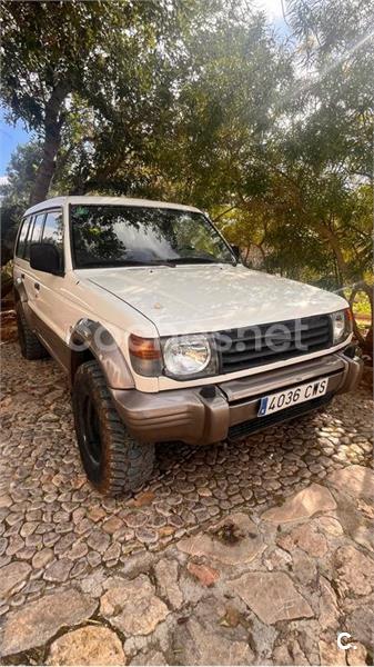 MITSUBISHI Montero