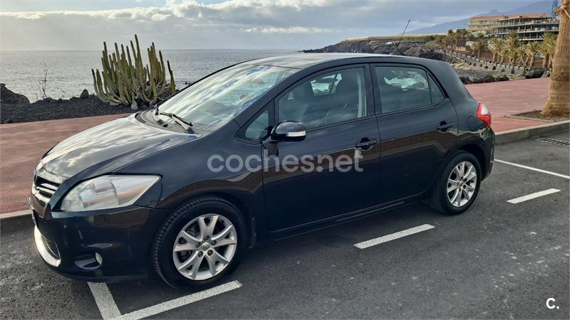TOYOTA Auris 1.6 VVTi Active