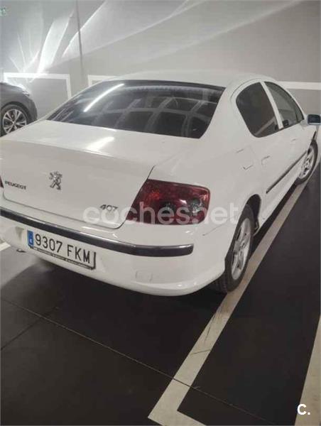 PEUGEOT 407