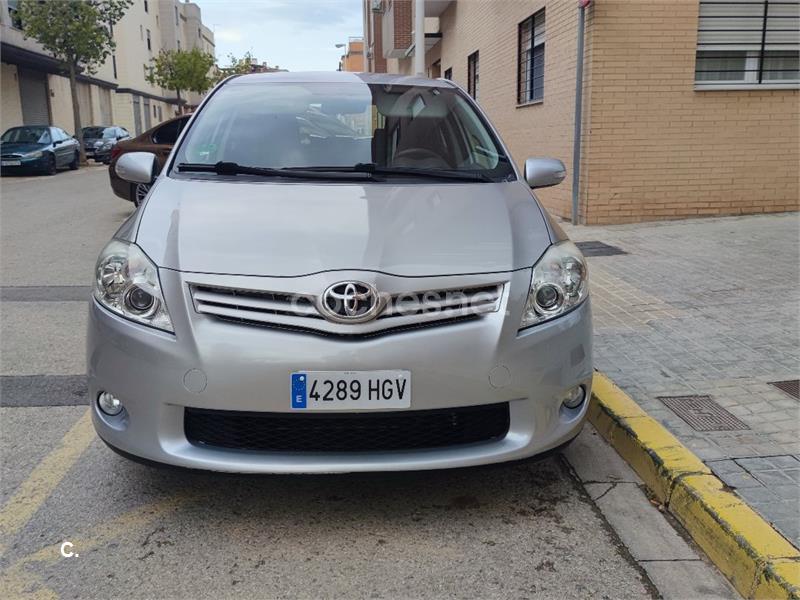 TOYOTA Auris 1.6 VVTi Active