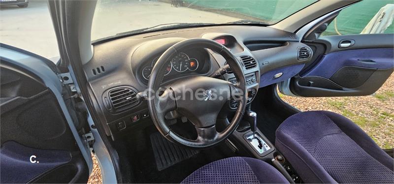 PEUGEOT 206 XT 110 Auto