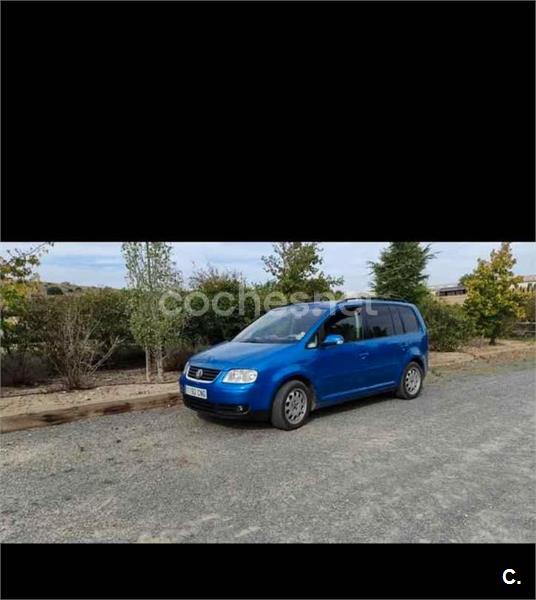 VOLKSWAGEN Touran