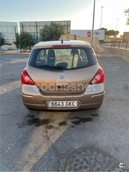 NISSAN Tiida
