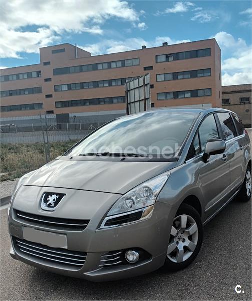 PEUGEOT 5008 Premium 1.6 HDI 110 FAP