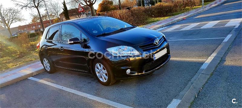 TOYOTA Auris 90D Active
