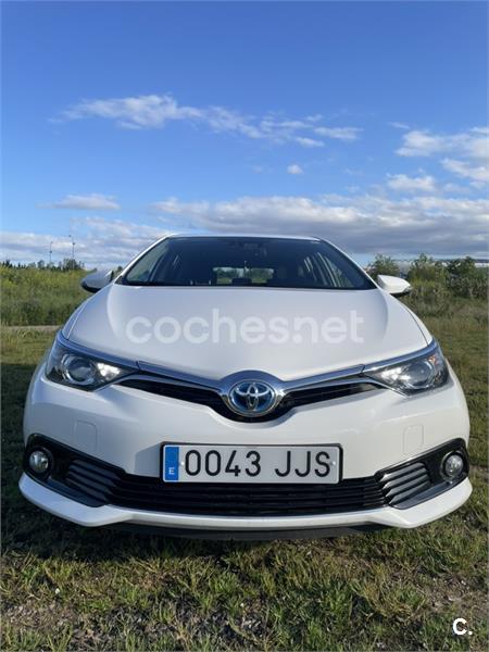 TOYOTA Auris Hybrid Active