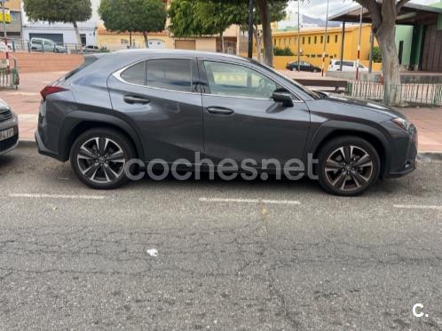 LEXUS UX 2.0 250h Premium