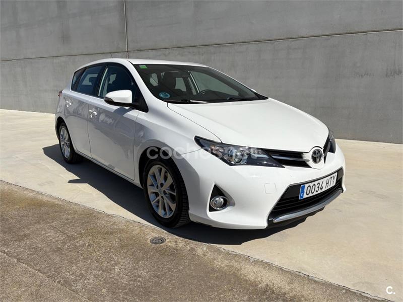 TOYOTA Auris 130 Active