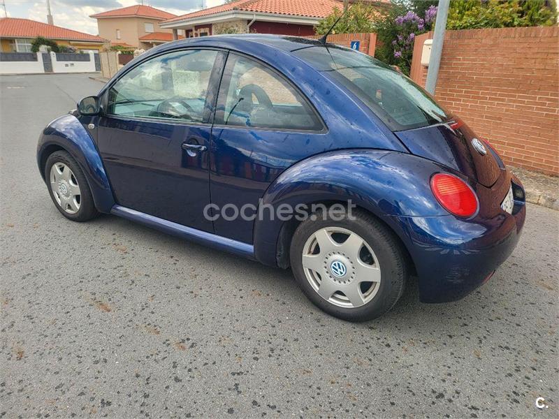 VOLKSWAGEN New Beetle