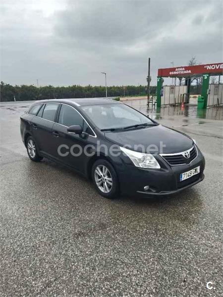 TOYOTA Avensis