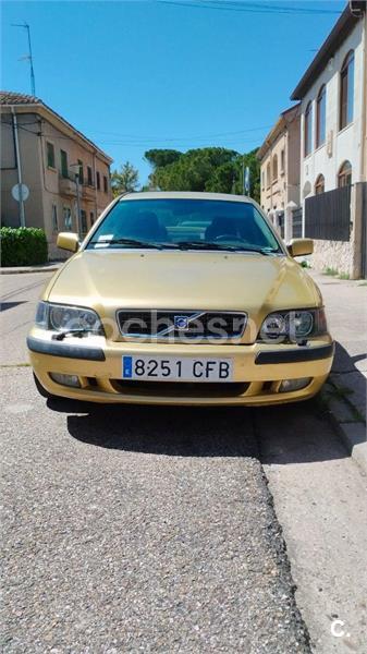 VOLVO S40