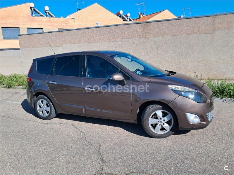 RENAULT Grand Scenic