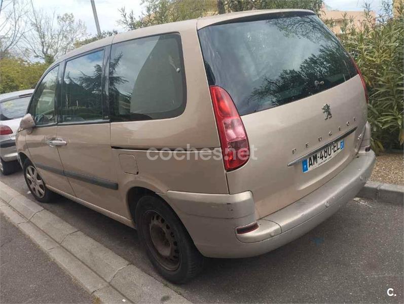 PEUGEOT 807