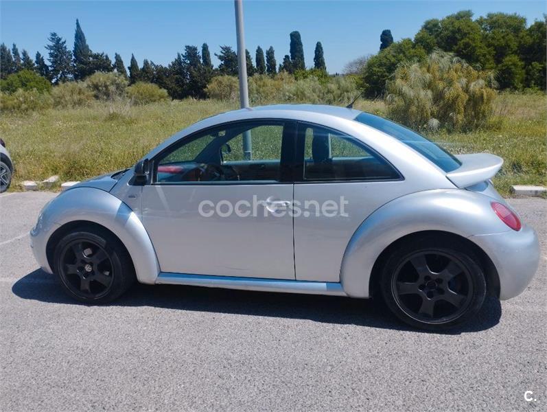VOLKSWAGEN New Beetle