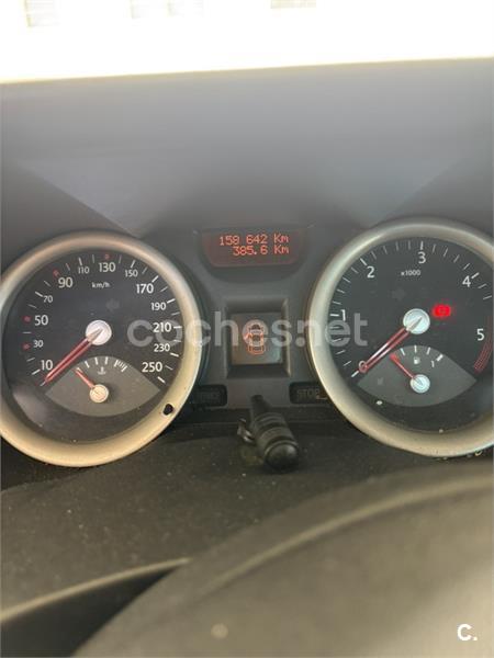 RENAULT Megane COUPECABR. CONFORT DYNAMIQUE 1.9DCI