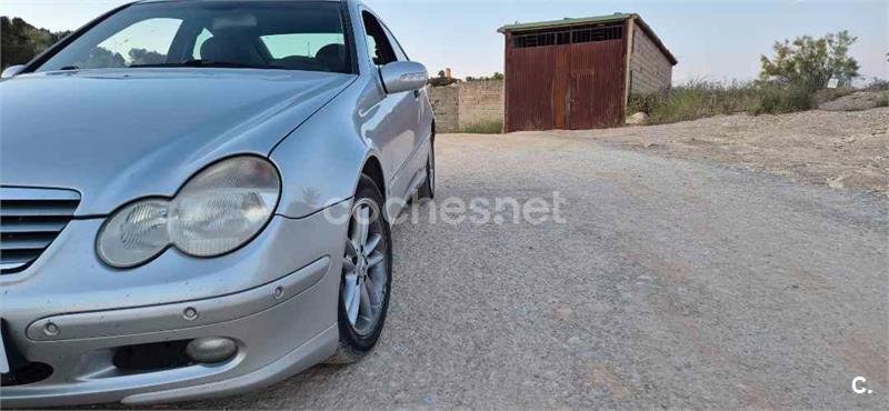 MERCEDES-BENZ Clase C
