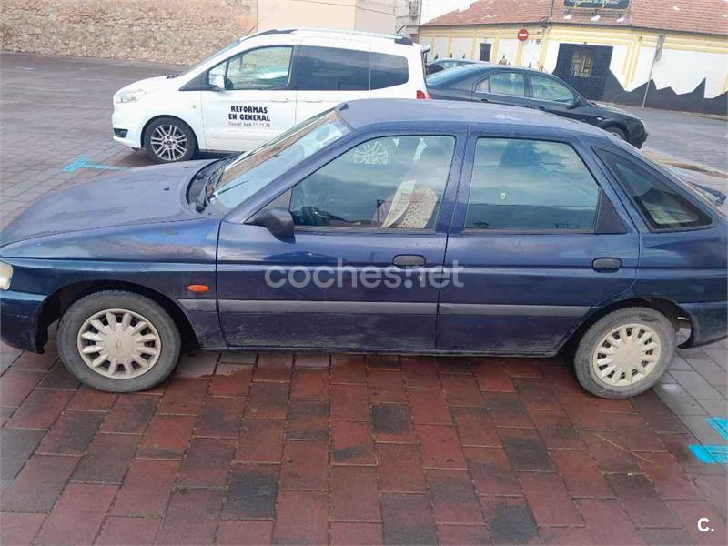 FORD Escort