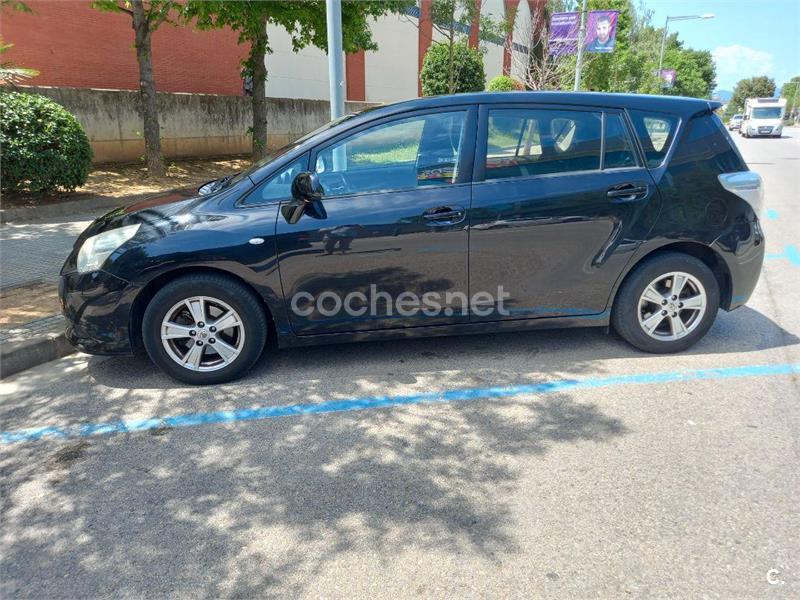 TOYOTA Verso