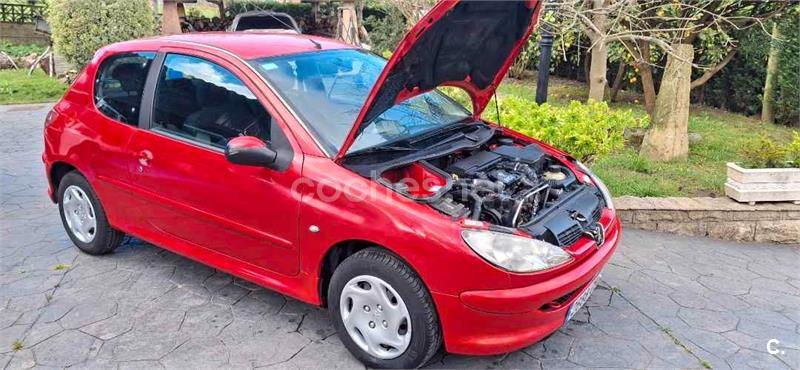 PEUGEOT 206