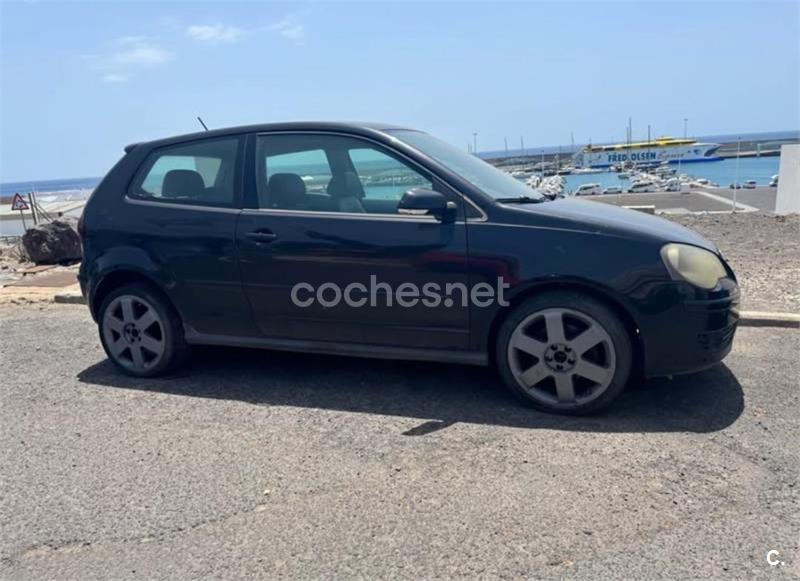 VOLKSWAGEN Polo