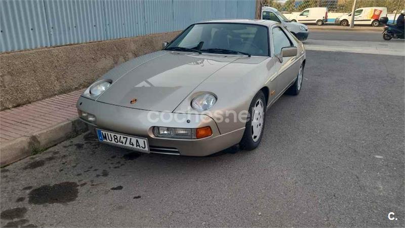 PORSCHE 928
